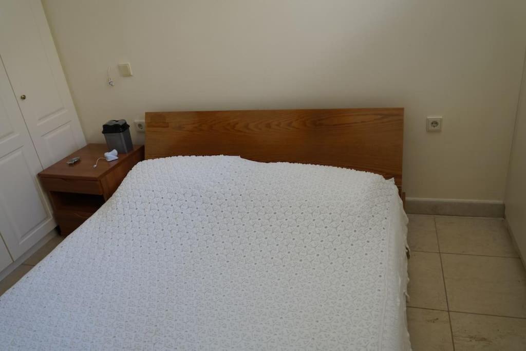 Apartment With A Garden, Bbq, Swimming Pool And Jacuzzi Dhráfi Exterior foto